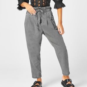 Free People • Margate Pleated Paperbag Balloon Trouser Pants Small